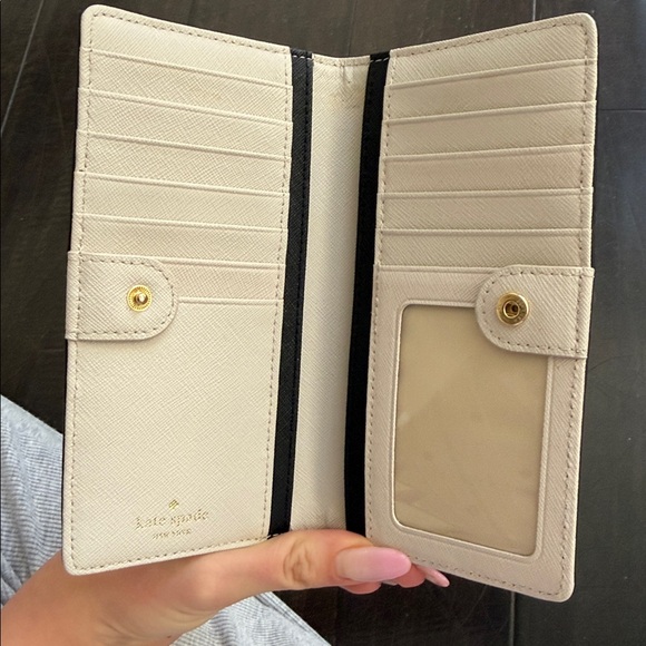 Kate Spade Bow Accent Trifold Wallet - Black & Cream - Picture 3 of 4